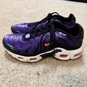 Boys Nike Air Max Plus size 4Y